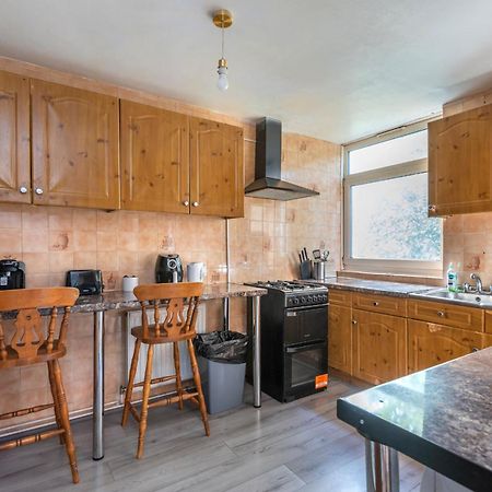 Entire 3 Bedroom Luxury Apartment In London With Private Balcony 외부 사진