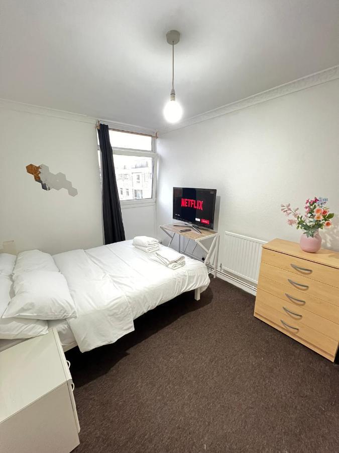 Entire 3 Bedroom Luxury Apartment In London With Private Balcony 외부 사진
