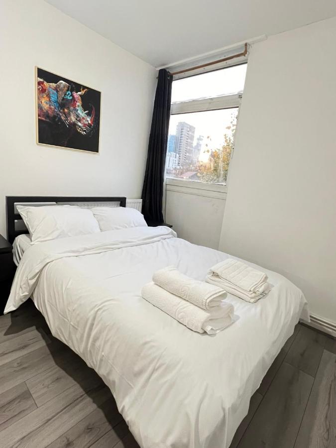 Entire 3 Bedroom Luxury Apartment In London With Private Balcony 외부 사진