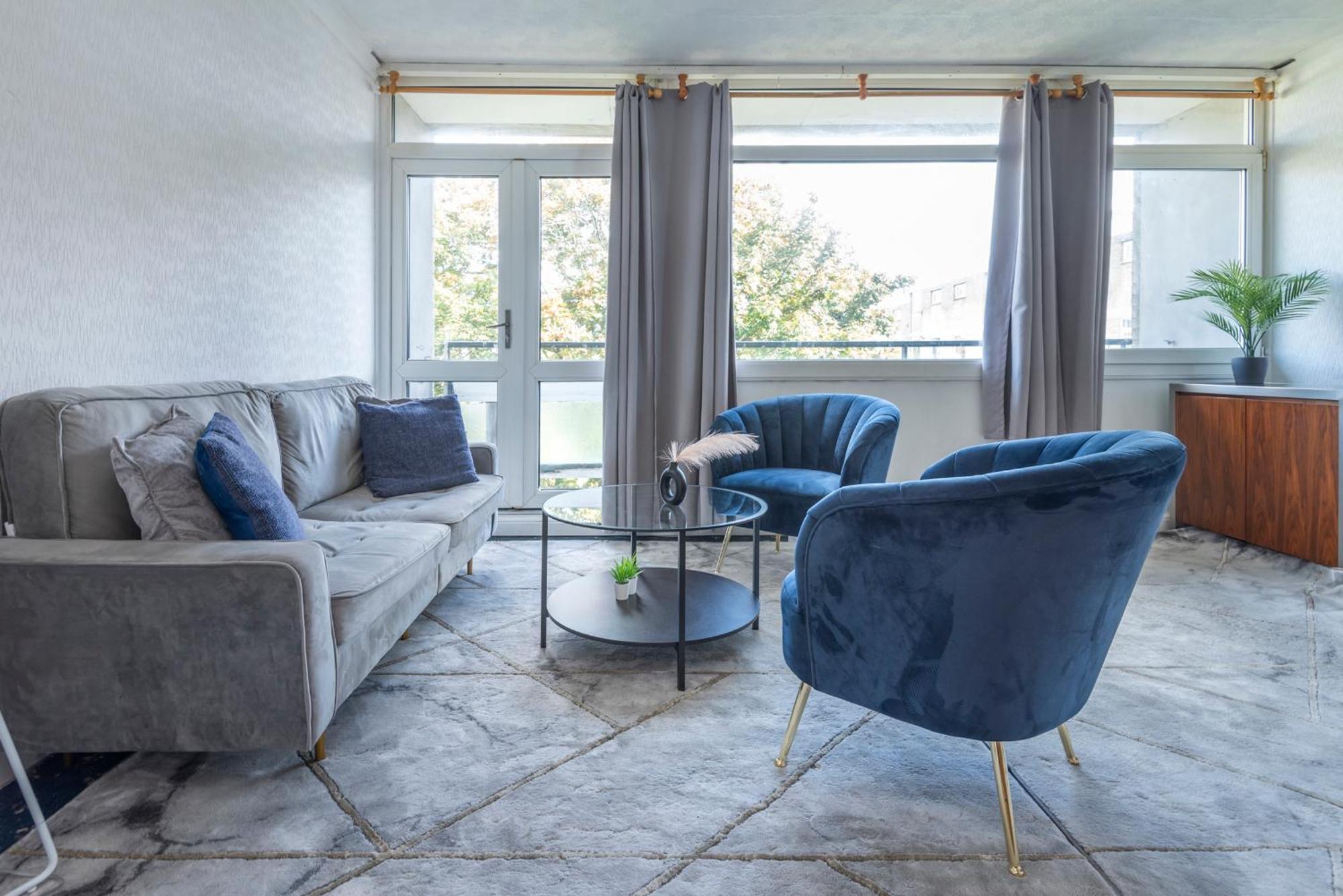 Entire 3 Bedroom Luxury Apartment In London With Private Balcony 외부 사진