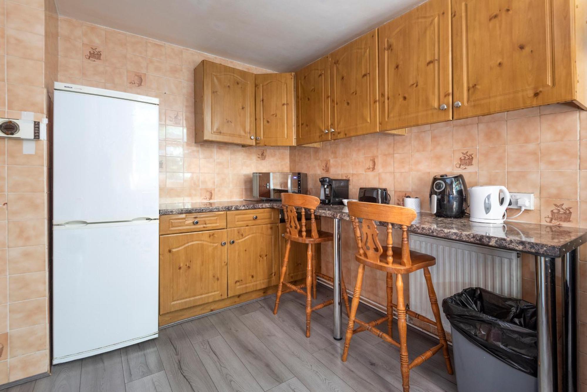 Entire 3 Bedroom Luxury Apartment In London With Private Balcony 외부 사진